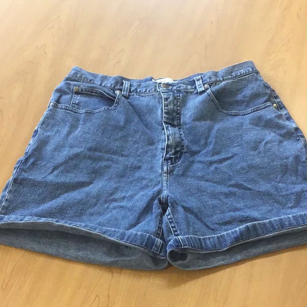 Vintage High Waisted Denim CHEROKEE Shorts - Picture 6 of 8